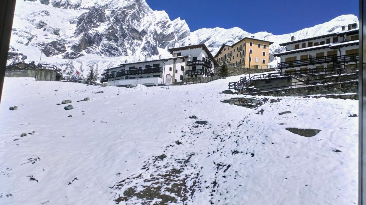 Giomein Sporting Red House Breuil-Cervinia Ngoại thất bức ảnh