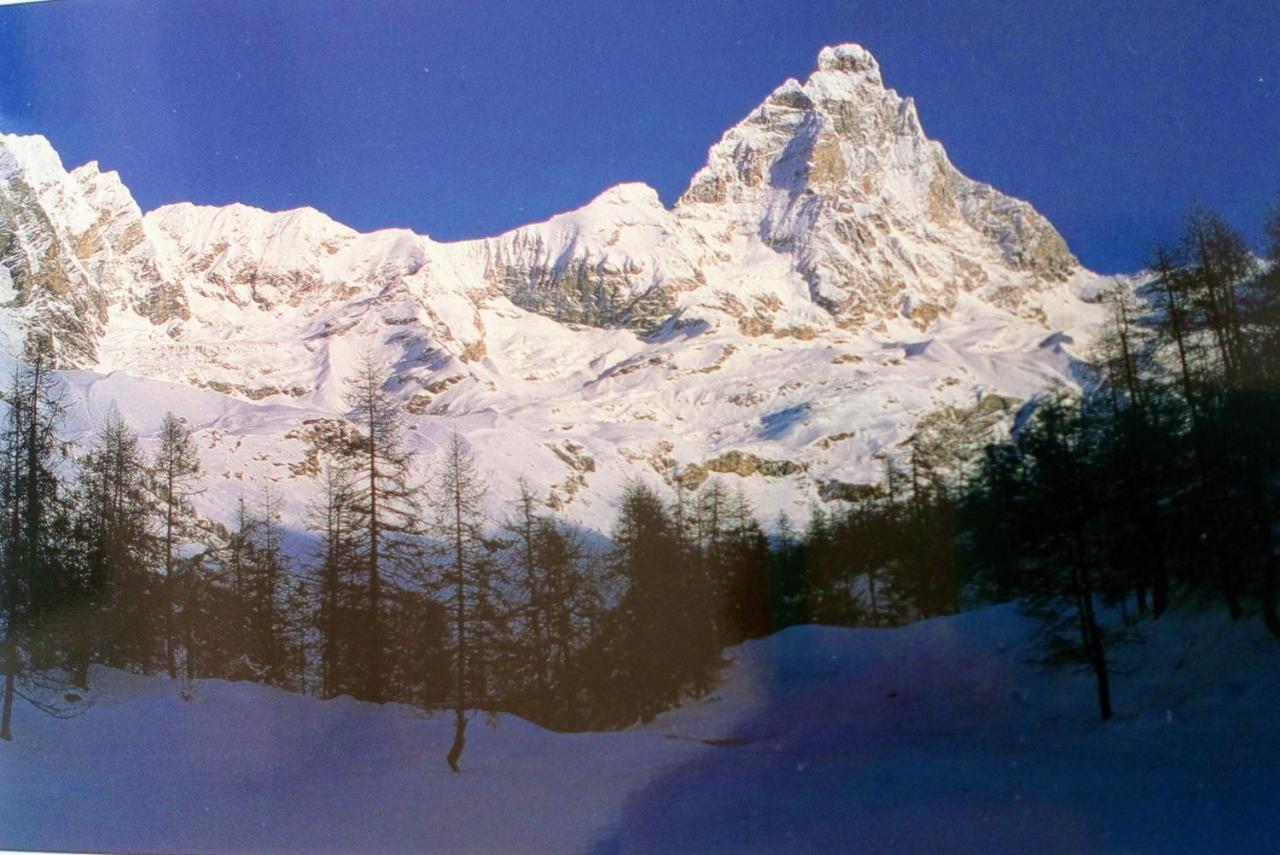 Giomein Sporting Red House Breuil-Cervinia Ngoại thất bức ảnh